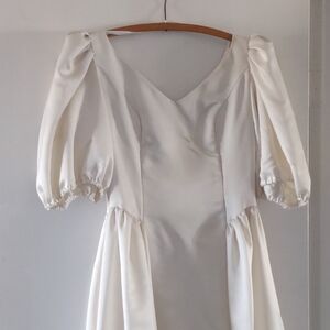 Elegant Ivory Puff-Sleeve V-Neck Dress